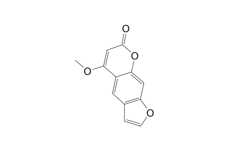 4-Methoxyfuro(3',2':6,7)coumarin