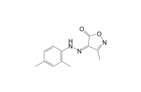 4,5-Isoxazoledione, 3-methyl-, 4-[(2,4-dimethylphenyl)hydrazone]