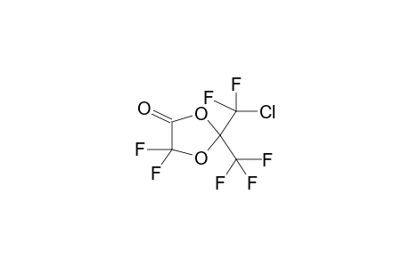 2-TRIFLUOROMETHYL-2-DIFLUOROCHLOROMETHYL-5,5-DIFLUORO-1,3-DIOXOLAN-4-ONE