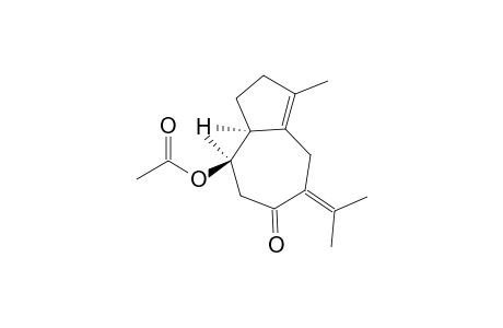 6(1H)-Azulenone, 8-(acetyloxy)-2,4,5,7,8,8a-hexahydro-3,8-dimethyl-5-(1-methylethylidene)-, cis-(.+-.)-