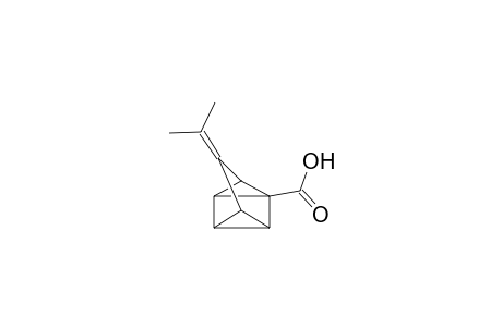 7-Isopropylidenetetracyclo[3.2.0.0(2,7).0(4,6)]heptane-1-carboxylic acid
