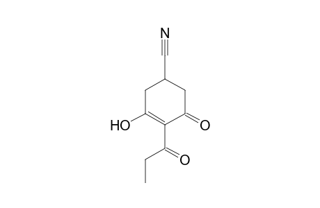 4-Propanoyl-3,5-dioxo-cyclohexanecarbonitrile en olform