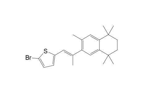 2-Bromanyl-5-[(E)-2-(3,5,5,8,8-pentamethyl-6,7-dihydronaphthalen-2-yl)prop-1-enyl]thiophene