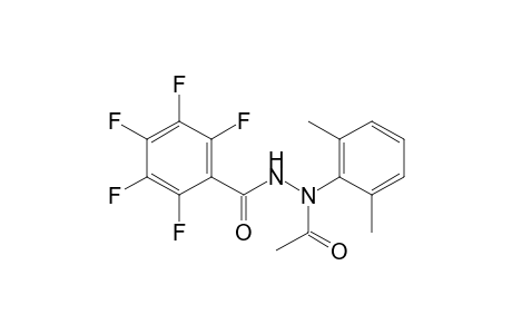 2-[(N-pentafluorobenzoylamino)acetylamino]-1,3-dimethylbenzene