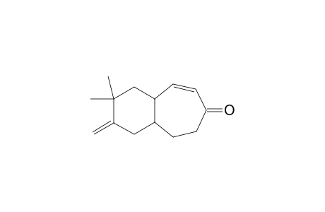 3,3-Dimethyl-2-methylene-4,7-oxo-cyclohexane[a]cyclohept-5-ene