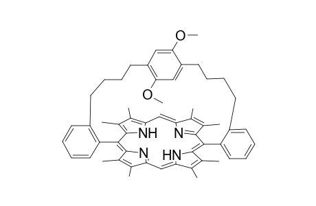 5,15-[2',5'-Dimethoxybenzene-1,'4'-diyl bis(4",1"-butanediyl-2".1"-benzeno)]-2,3,7,8,12,13,17,18-octamethyl porphyrin