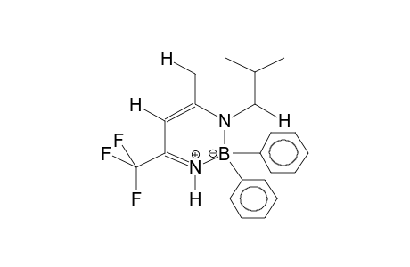 1,1,1-TRIFLUORO-2-AMINO-4-ISOBUTYLIMINOPENT-2-ENE-DIPHENYLBORYL COMPLEX