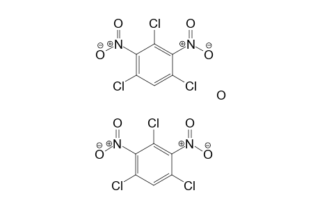 1,3,5-Trichloro-2,4-dinitrobenzene hemihydrate
