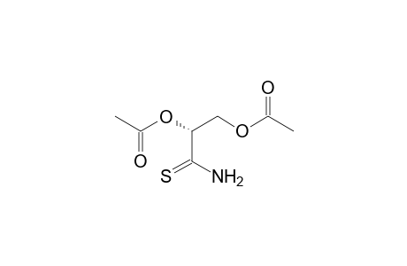 (R)-2,3-Diacetoxypropanethioamide