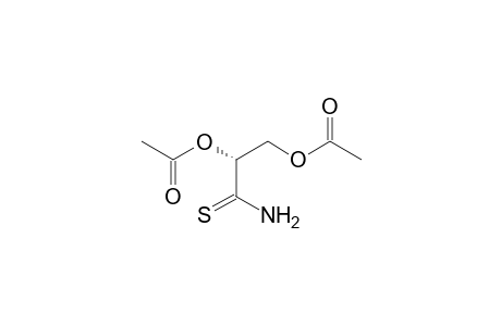 (R)-2,3-Diacetoxypropanethioamide