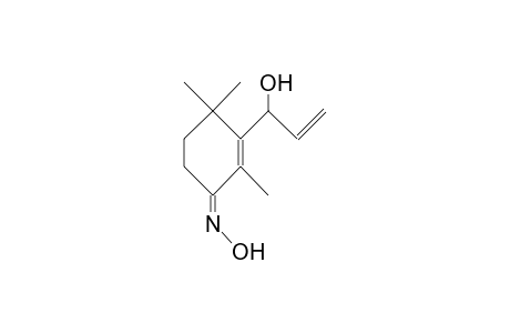 2,4,4-Trimethyl-3-(1-hydroxy-2-propen-1-yl)-2-cyclohexen-1-one oxime