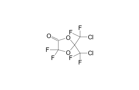 2,2-BIS(DIFLUOROCHLOROMETHYL)-5,5-DIFLUORO-1,3-DIOXOLAN-4-ONE