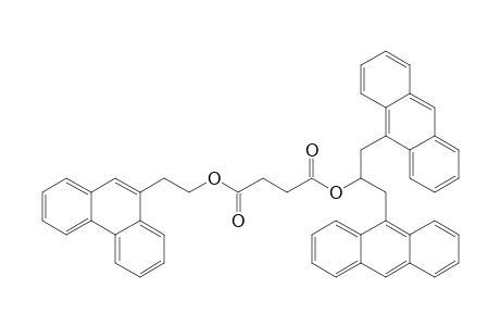 1,3-Di(9-anthryl)-2-propyl 2-(9-phenanthryl)ethyl succinate