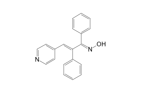 1,2-Diphenyl-3-(pyridin-4'-yl)-2-propen-1-onoxime
