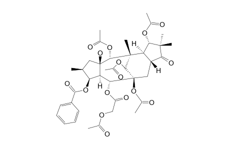 (2S*,3S*,4R*,5R*,6R*,8R*,11S*,12S*,13R*,14R*,15R*)-6,11,14,17-TETRAACETOXY-5-(2-ACETOXYACETOXY)-3-BENZOYLOXY-15-HYDROXY-9-OXO-SEGETANE