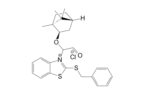 2-(benzylthio)-3-(2-oxo-1-(((1S,2R,4R)-1,7,7-trimethylbicyclo[2.2.1]heptan-2-yl)oxy)ethyl)benzo[d]thiazol-3-ium chloride