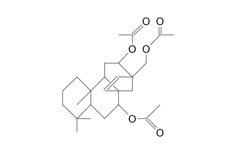 7,12,17-Triacetoxy-ent-beyerene