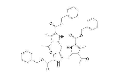 (phenylmethyl) 4-ethanoyl-5-[[2-[(3-ethanoyl-4-methyl-5-phenylmethoxycarbonyl-1H-pyrrol-2-yl)methyl]-5-phenylmethoxycarbonyl-1H-pyrrol-3-yl]methyl]-3-methyl-1H-pyrrole-2-carboxylate