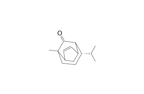 1-Isopropyl-7-metyltricyclo[4.3.1.1(2,5)]undec-3-en-10-one