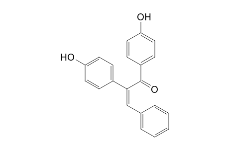 (Z)-1,2-bis(4-hydroxyphenyl)-3-phenyl-2-propen-1-one