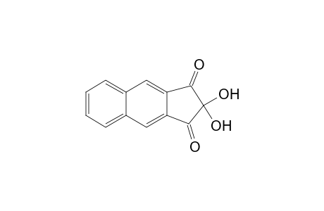 Benzo-(f)ninhydrin