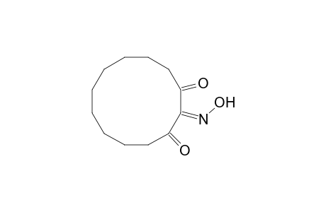 2-hydroximinocyclododecane-1,3-quinone