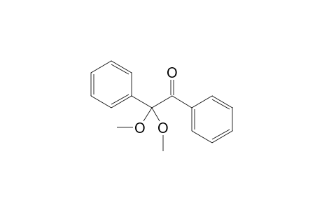 2,2-Dimethoxy-2-phenylacetophenone