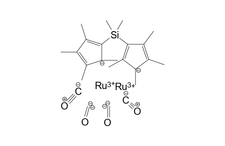 Dimethyl-(2,3,4,5-tetramethylcyclopenta-1,3-dien-1-yl)-(2,3,4,5-tetramethylcyclopenta-1,4-dien-1-yl)silane bis(oxomethanediide) diruthenium(III) dicarbonyl
