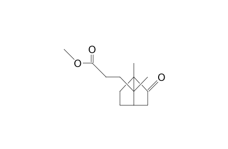 9-(Methoxycarbonyl-methyl)-camphor