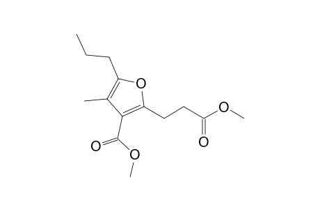 3-Carboxy-4-methyl-5-propyl-2-furapropionicacid dimethyl ester