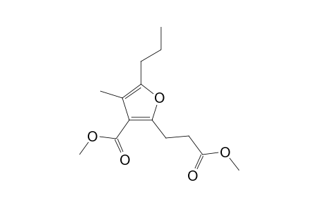 3-Carboxy-4-methyl-5-propyl-2-furapropionicacid dimethyl ester