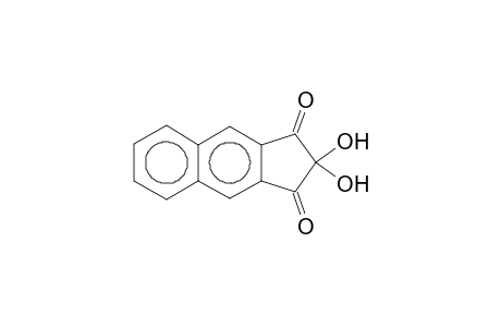 Benzo-(f)ninhydrin